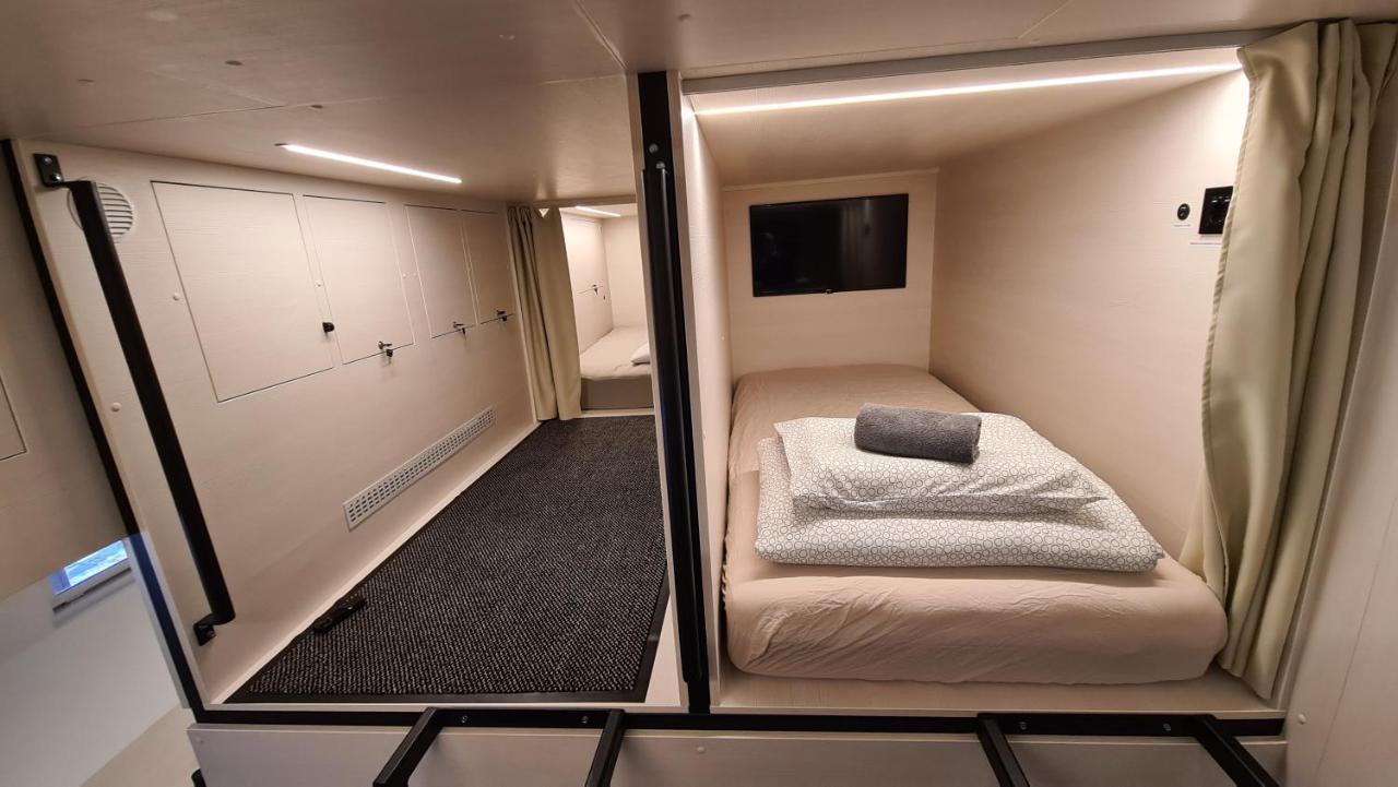 Cabin Hostel Ljubljana Exteriör bild